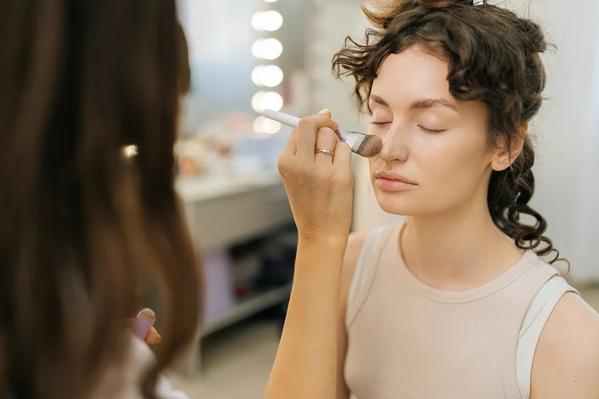 make up artist