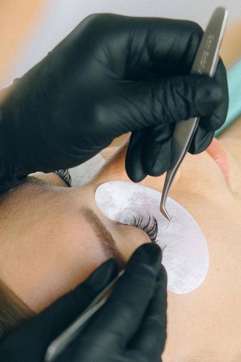eyelash extension